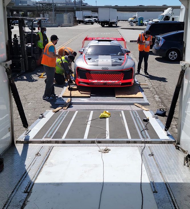 Hard-Side Enclosed Transport