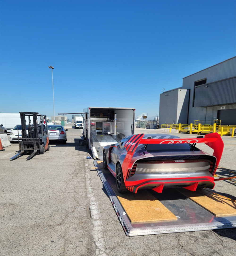 Hard-Side Enclosed Transport